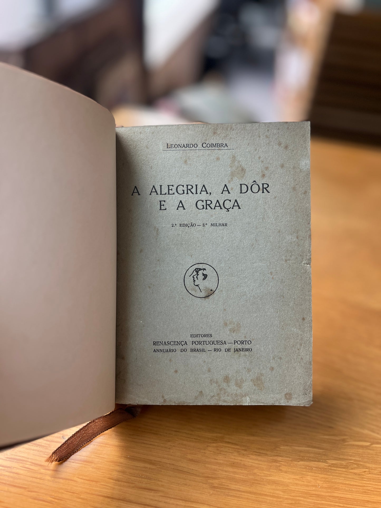 A ALEGRIA, A DÔR E A GRAÇA
