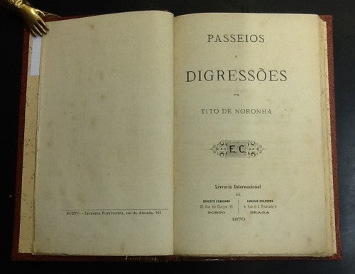 PASSEIOS E DIGRESSÕES