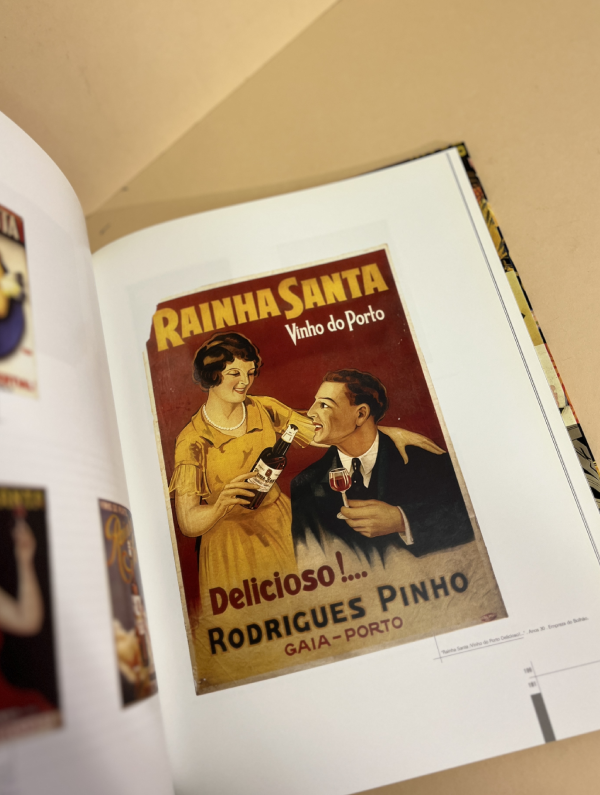 CARTAZES PUBLICITÁRIOS