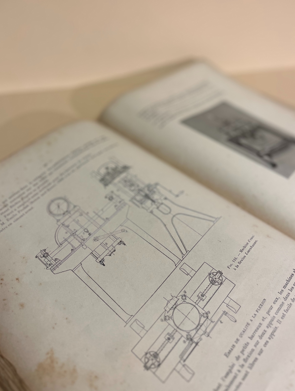 NOUVEAUX MÉCANISMES ET NOUVELLES MÉTHODES POUR L`ESSAI DES MÉTAUX