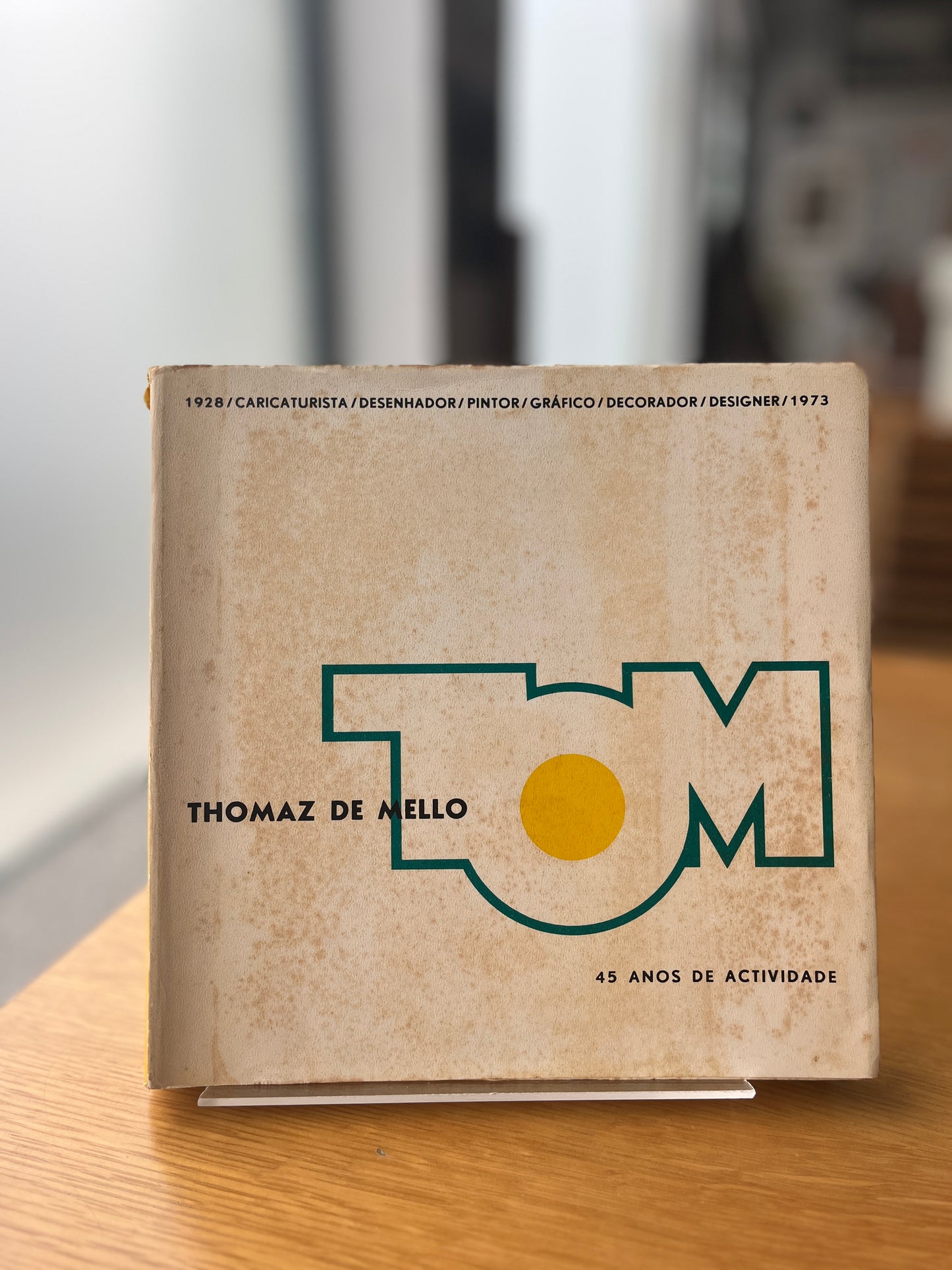EXPOSIÇÃO RETROSPECTIVA DE 45 ANOS NA OBRA DE THOMAZ DE MELLO