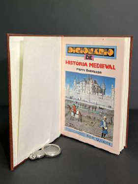 DICIONÁRIO DE HISTÓRIA MEDIEVAL