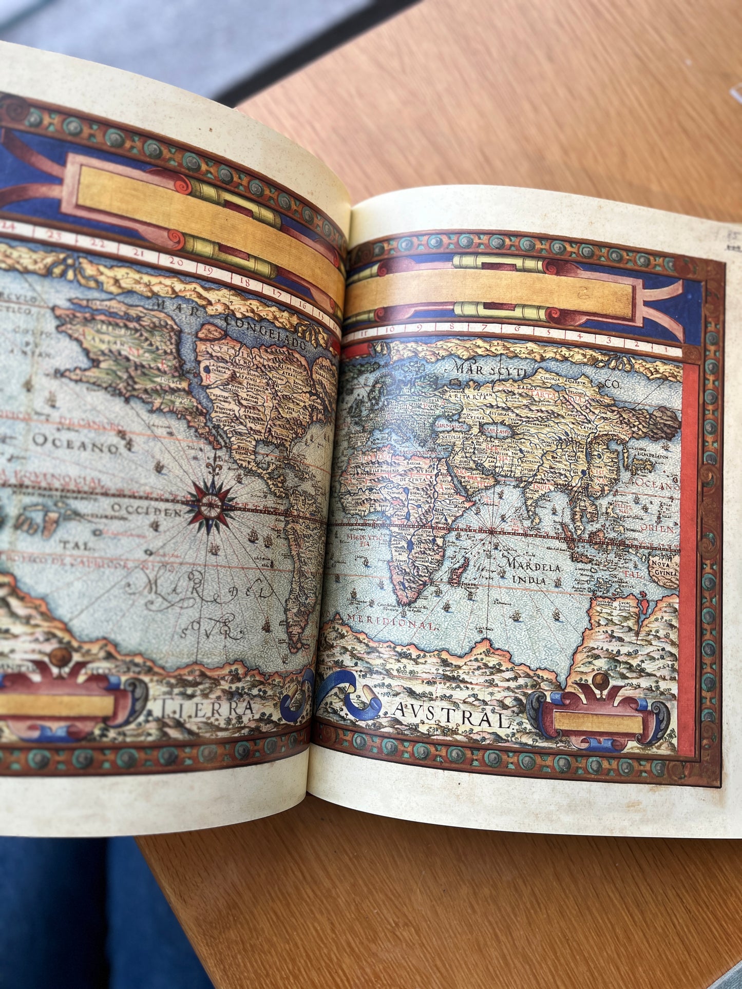 EL ATLAS DEL REY PLANETA