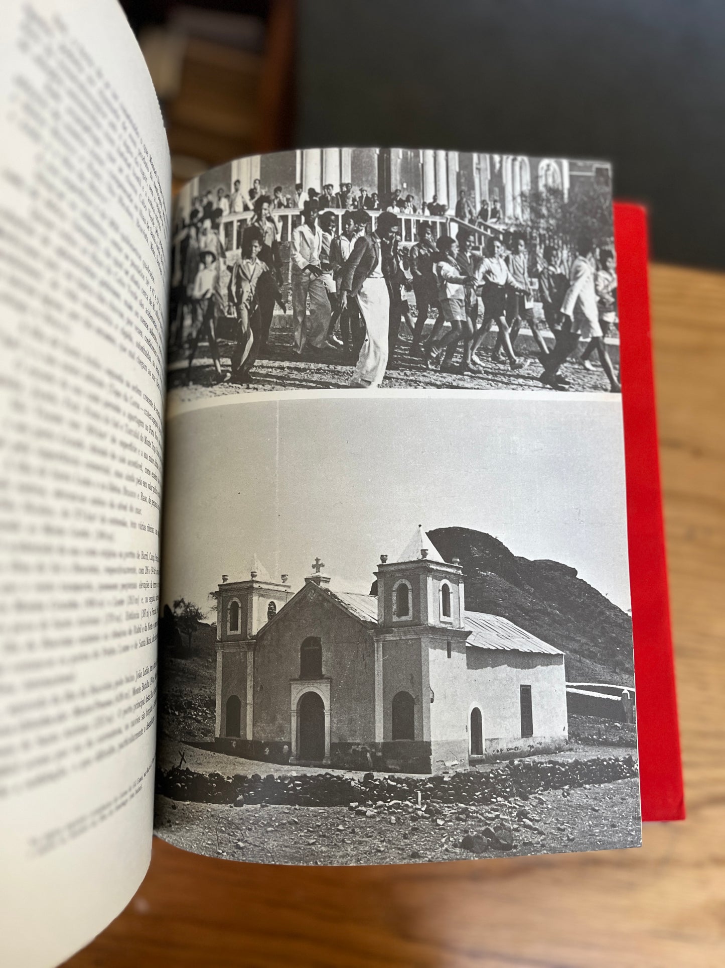 A ARTE POPULAR EM PORTUGAL ILHAS ADJACENTES E ULTRAMAR