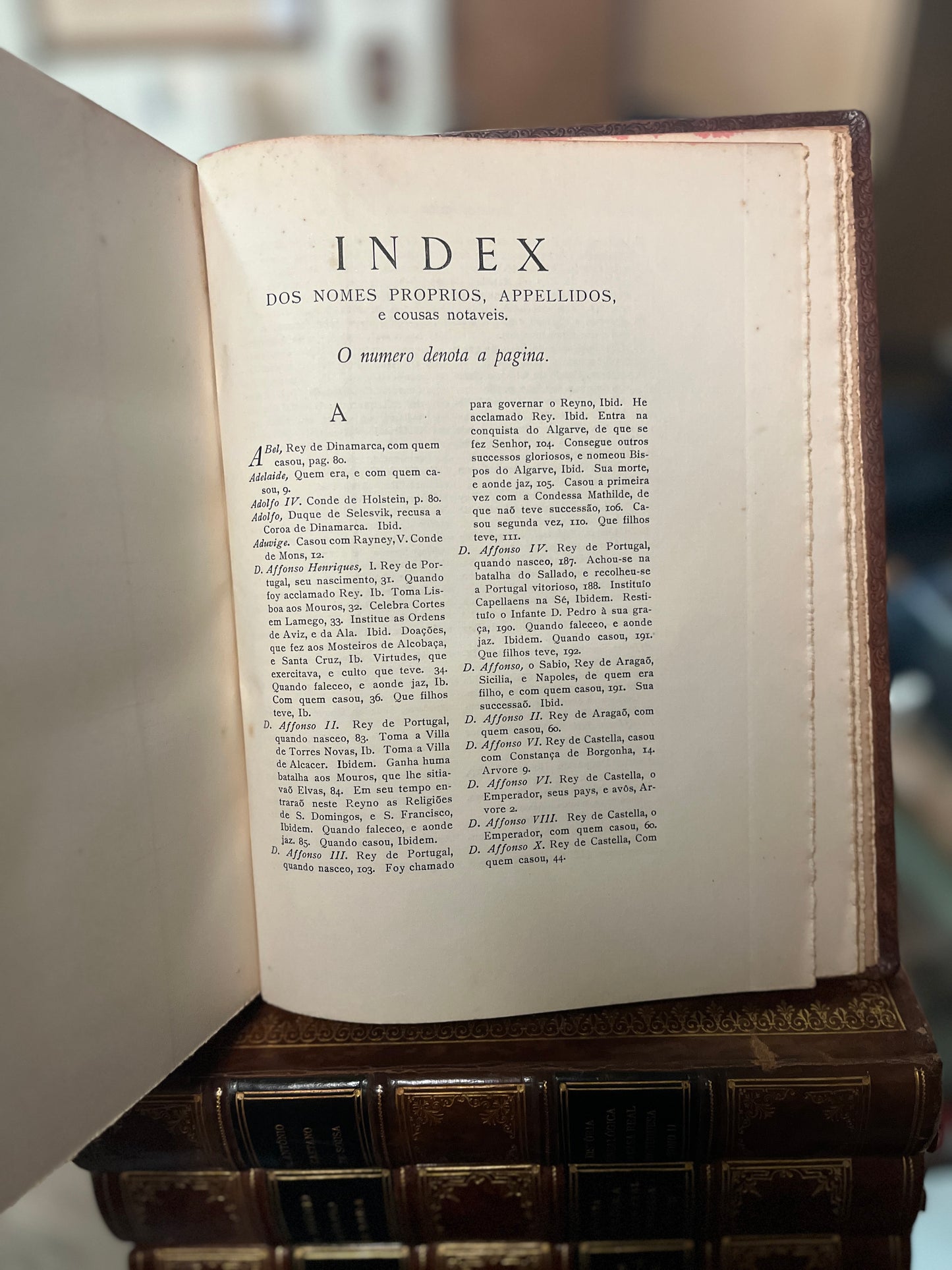HISTÓRIA GENEALÓGICA DA CASA REAL PORTUGUESA