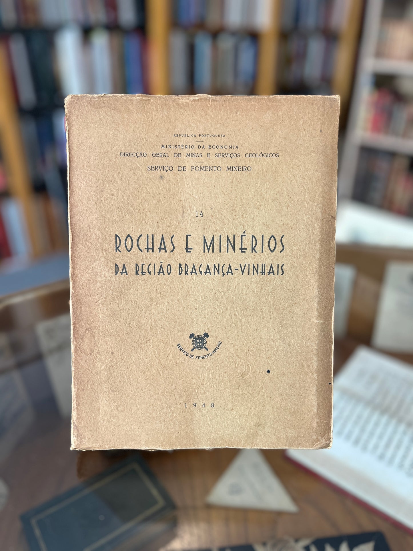ROCHAS E MINÉRIOS DA REGIÃO DE BRAGANÇA-VINHAIS