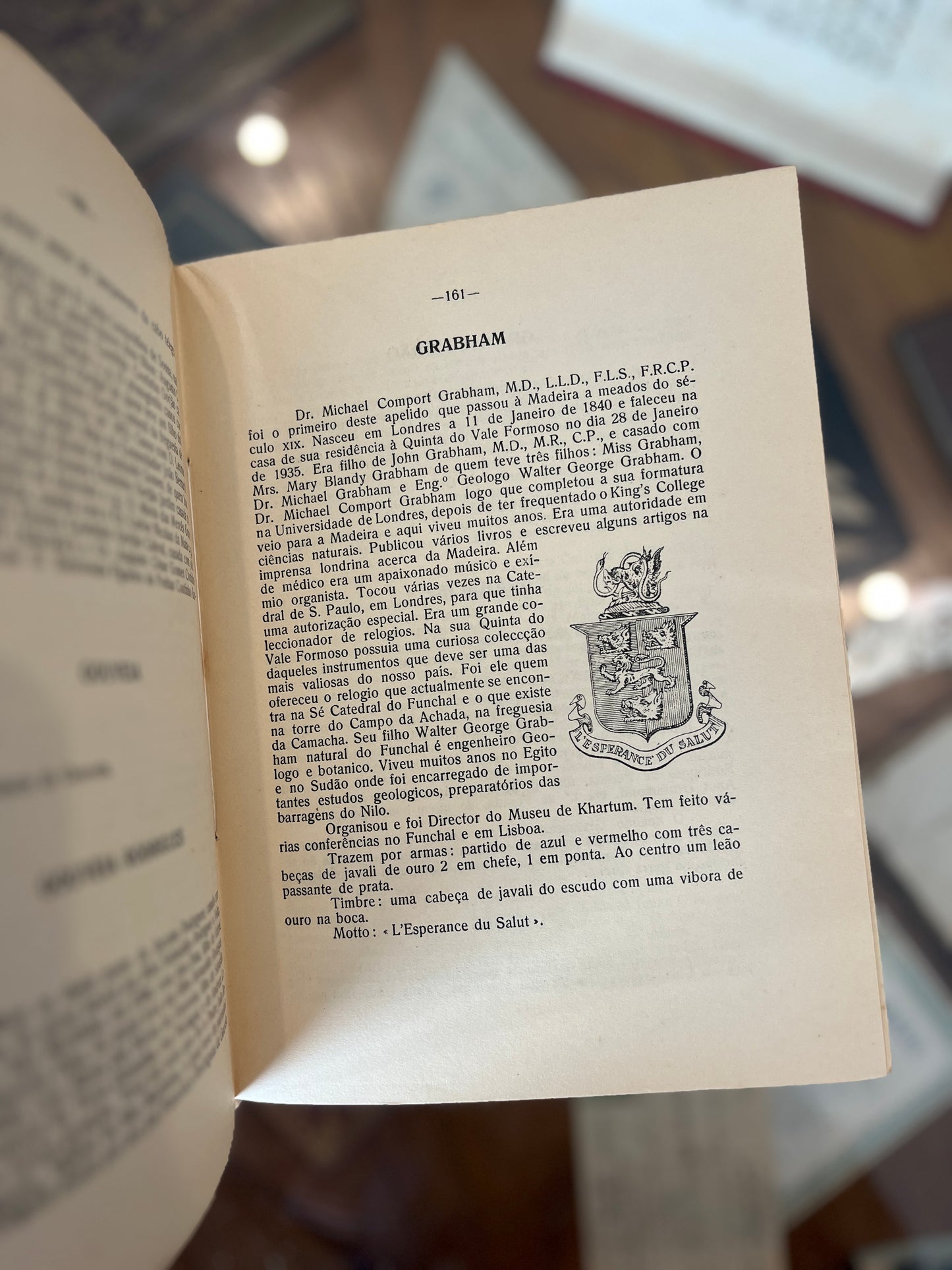 REGISTO GENEALÓGICO DE FAMÍLIAS QUE PASSARAM À MADEIRA