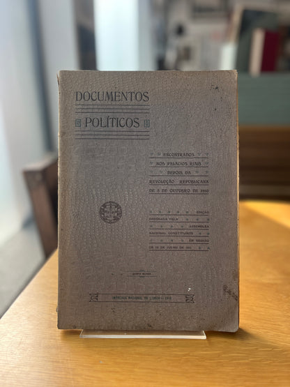 DOCUMENTOS POLÍTICOS ENCONTRADOS NOS PALÁCIOS RIAIS