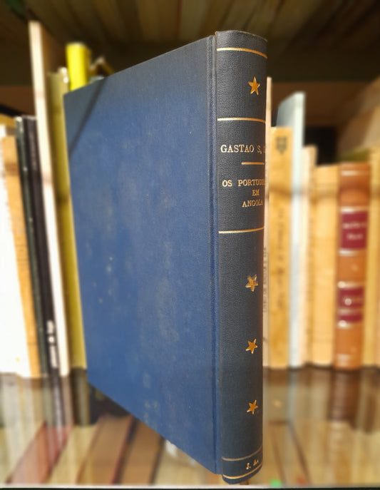 OS PORTUGUESES EM ANGOLA