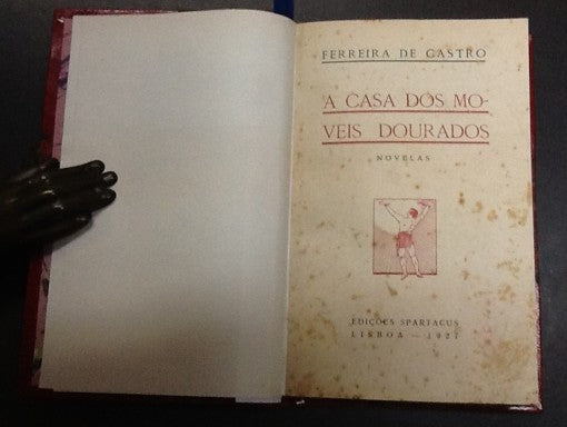 A CASA DOS MOVEIS DOURADOS