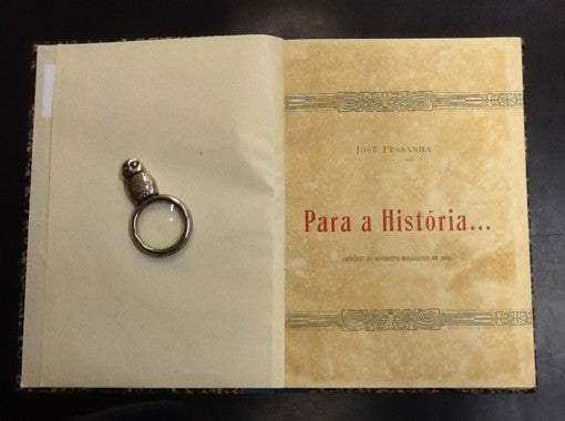 PARA A HISTÓRIA...
