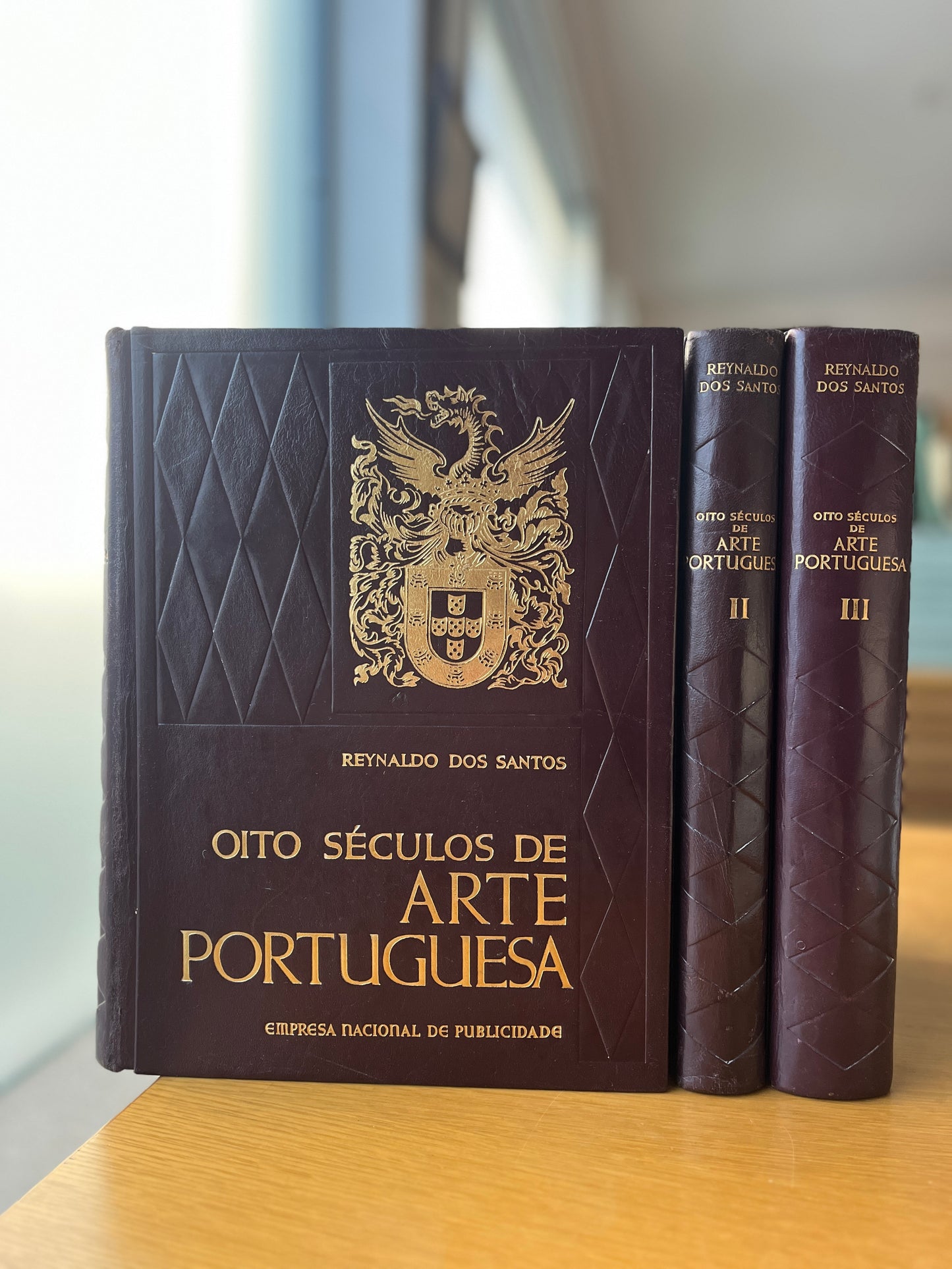 OITO SÉCULOS DE ARTE PORTUGUESA