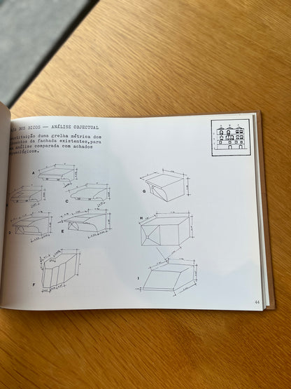 ELEMENTOS PARA UM ESTUDO DA CASA DOS BICOS