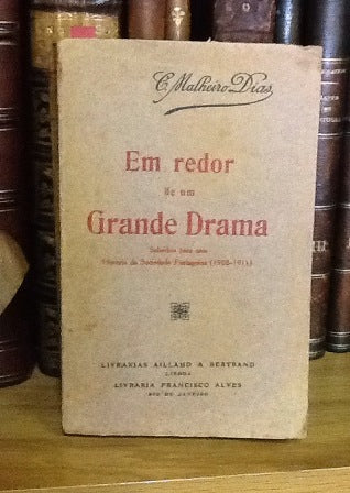 EM REDOR DE UM GRANDE DRAMA