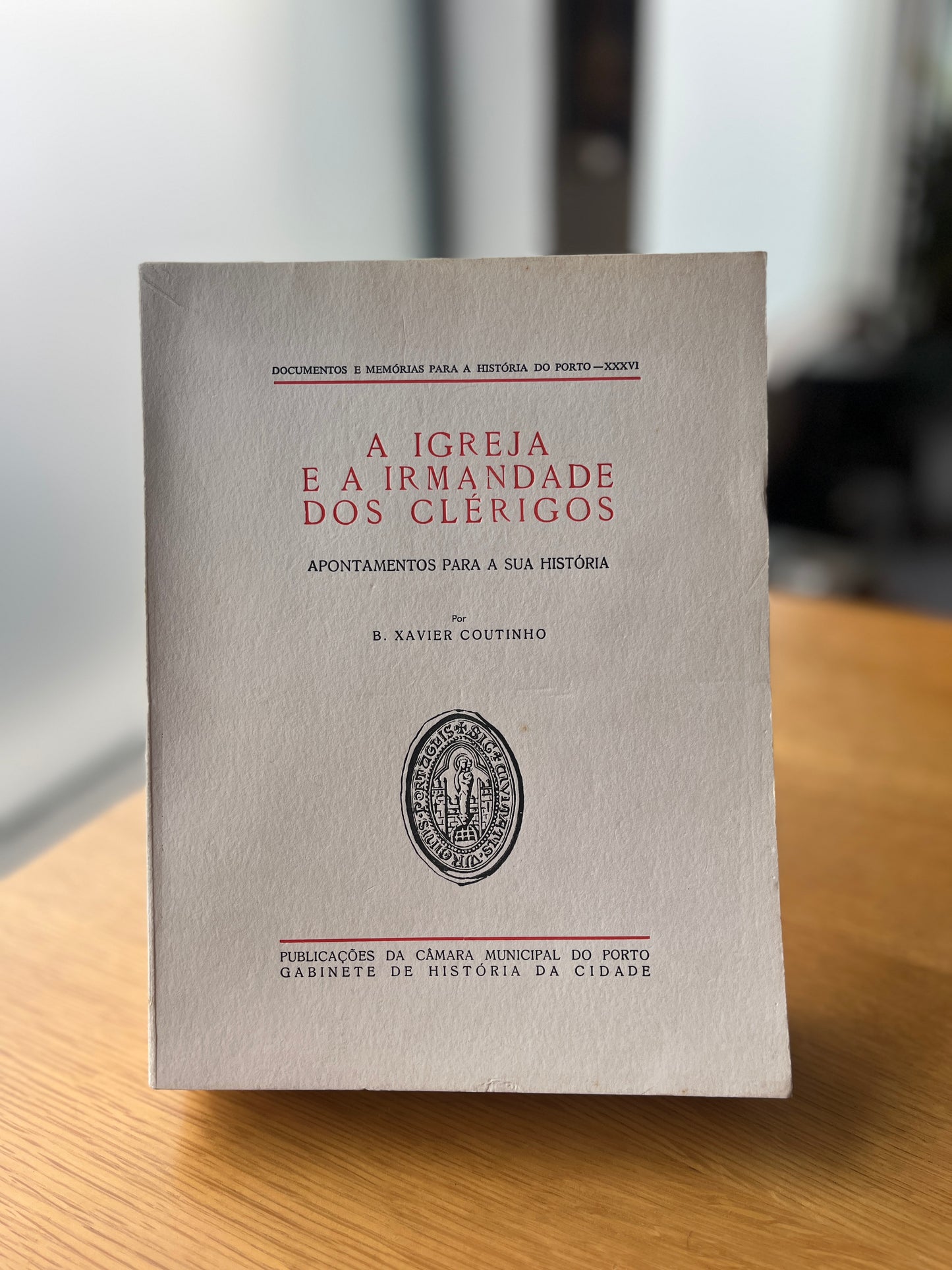 A IGREJA E A IRMANDADE DOS CLÉRIGOS