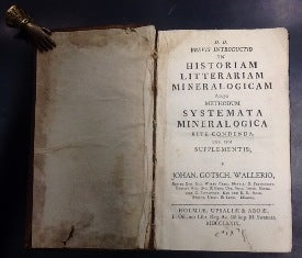 D. D. BREVIS INTRODUCTO IN HISTORIAM LITTERARIAM MINERALOGICAM ATQVE METHODUM SYSTEMATA MINERALOGICA RITE CONDENADA UNA COM SUPLEMENTIS;
