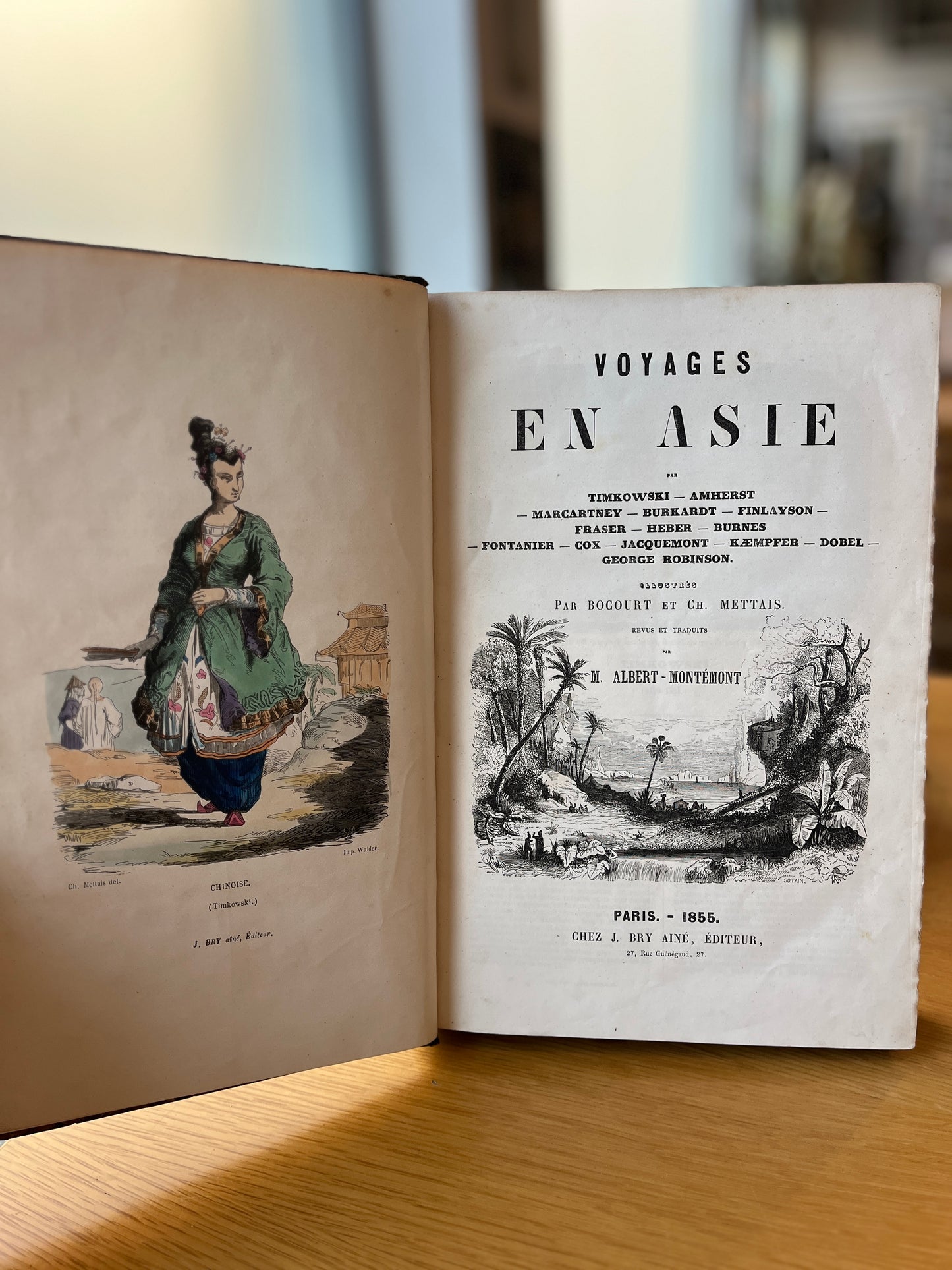 VOYAGES AUTOUR DU MONDE