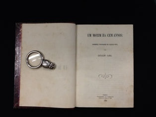 UM MOTIM HA CEM ANNOS