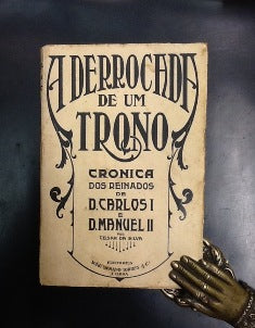 A DERROCADA DE UM TRONO