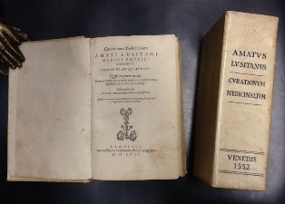 CURATIONUM MEDICINALIUM/ AMATI LVSITANI/ MEDICI PHYSICI/ PRAESTANTISSIMI/ CENTURIAE QVATVOR./