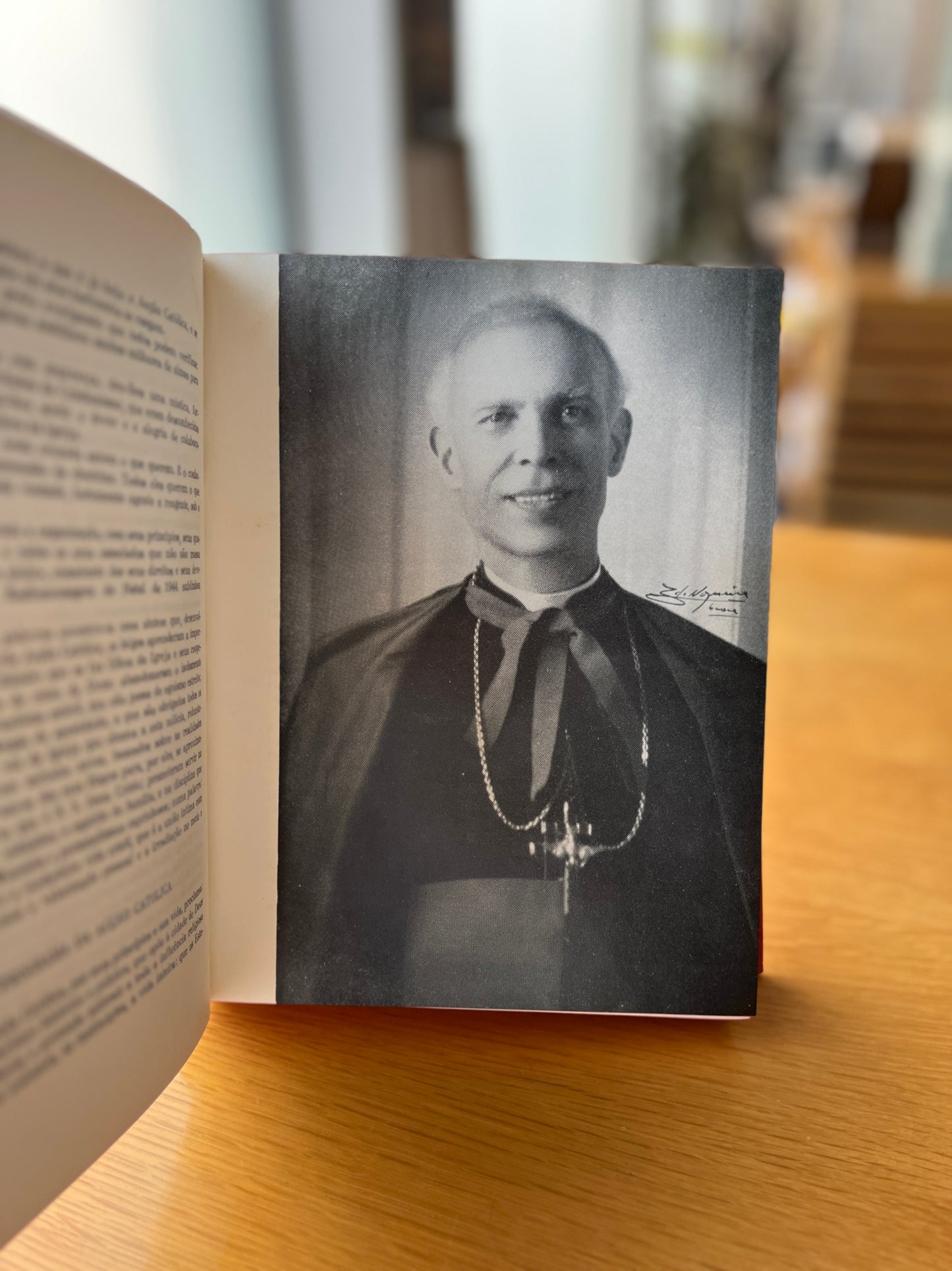 D. MANUEL TRINDADE SALGUEIRO NO ARCEBISPADO DE ÉVORA 1955-1965