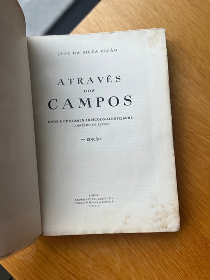 ATRAVÉS DOS CAMPOS