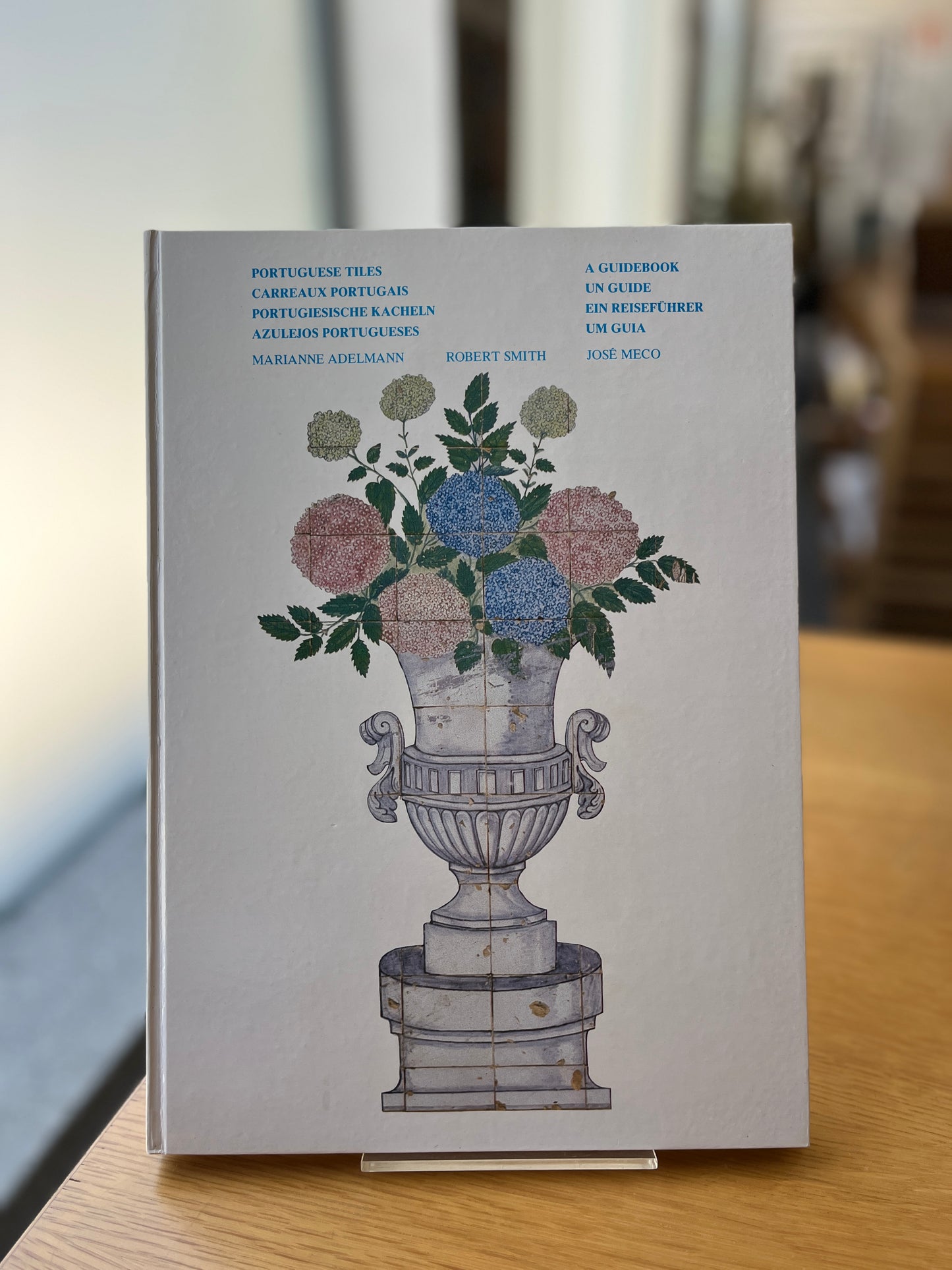 PORTUGUESE TILES - A GUIDEBOOK