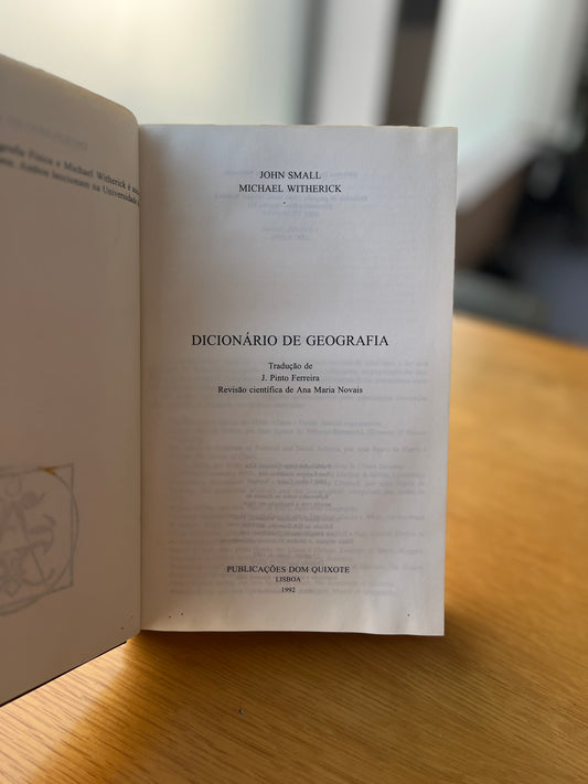 DICIONÁRIO DE GEOGRAFIA