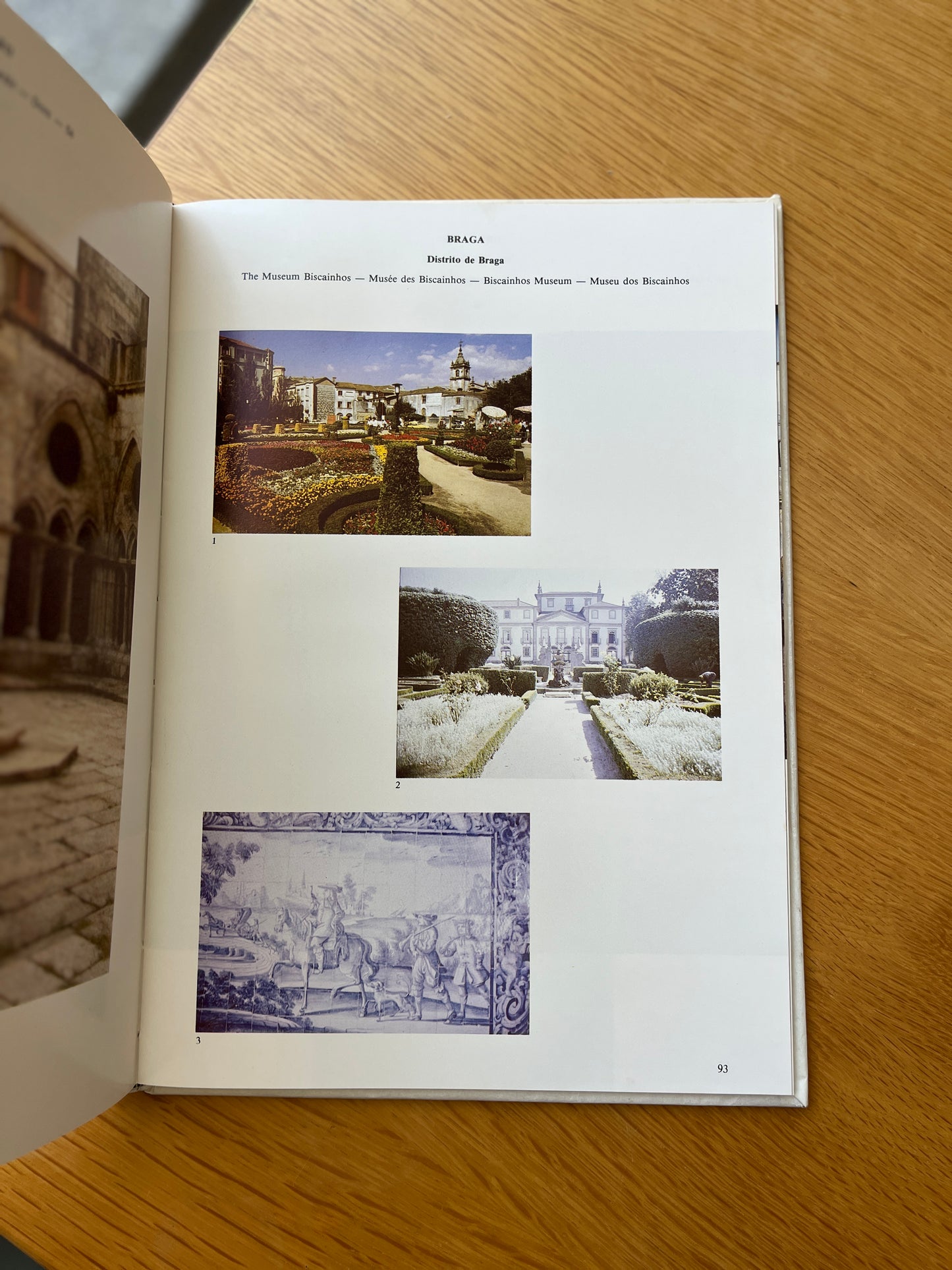 PORTUGUESE TILES - A GUIDEBOOK