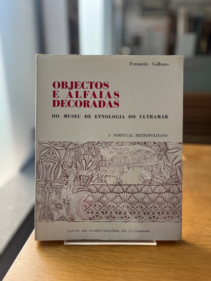 OBJECTOS E ALFAIAS DECORADAS
