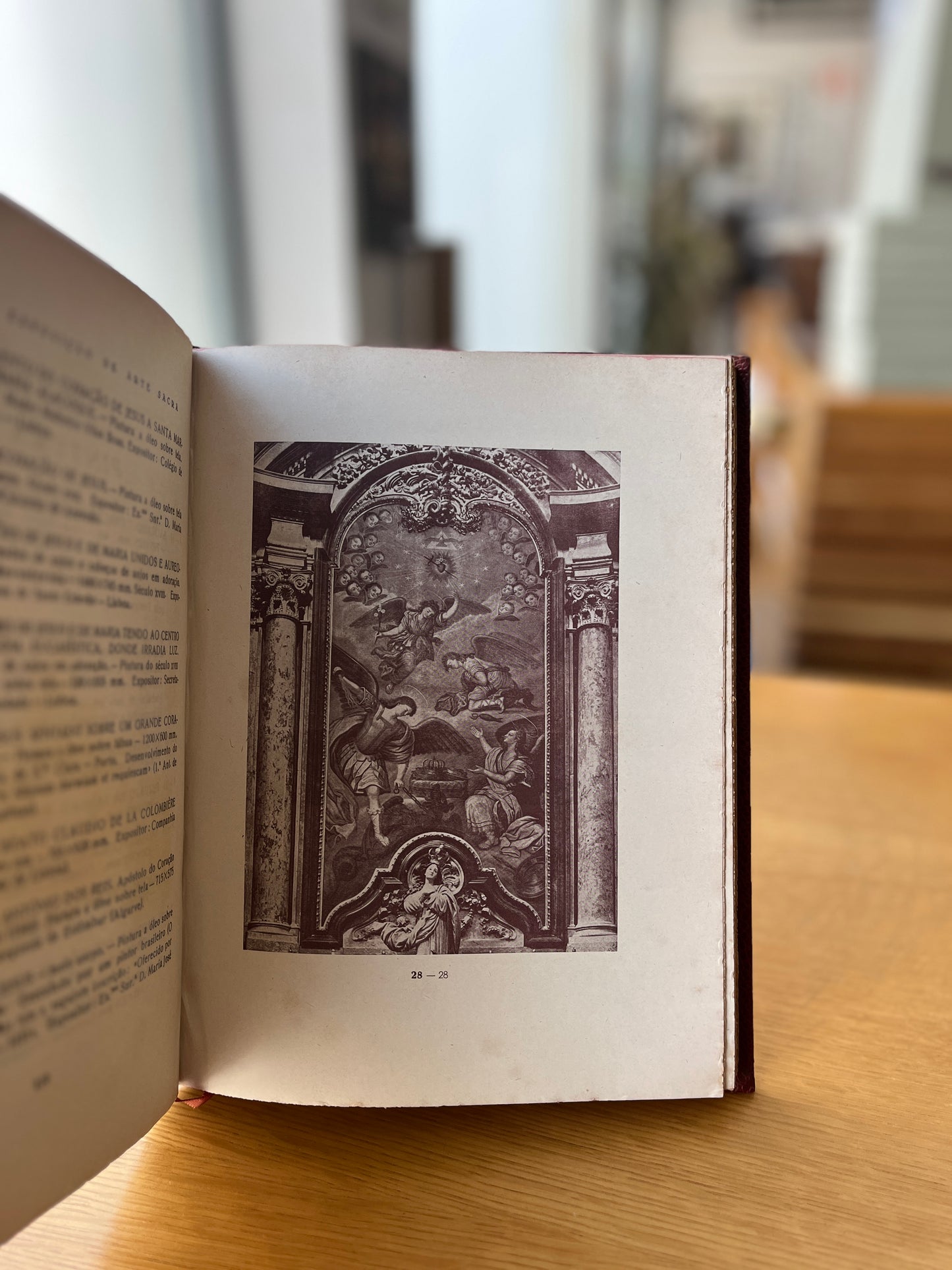 ALBUM DA EXPOSIÇÃO DE ARTE SACRA SOBRE O CORAÇÃO DE JESUS E O CORAÇÃO DE MARIA
