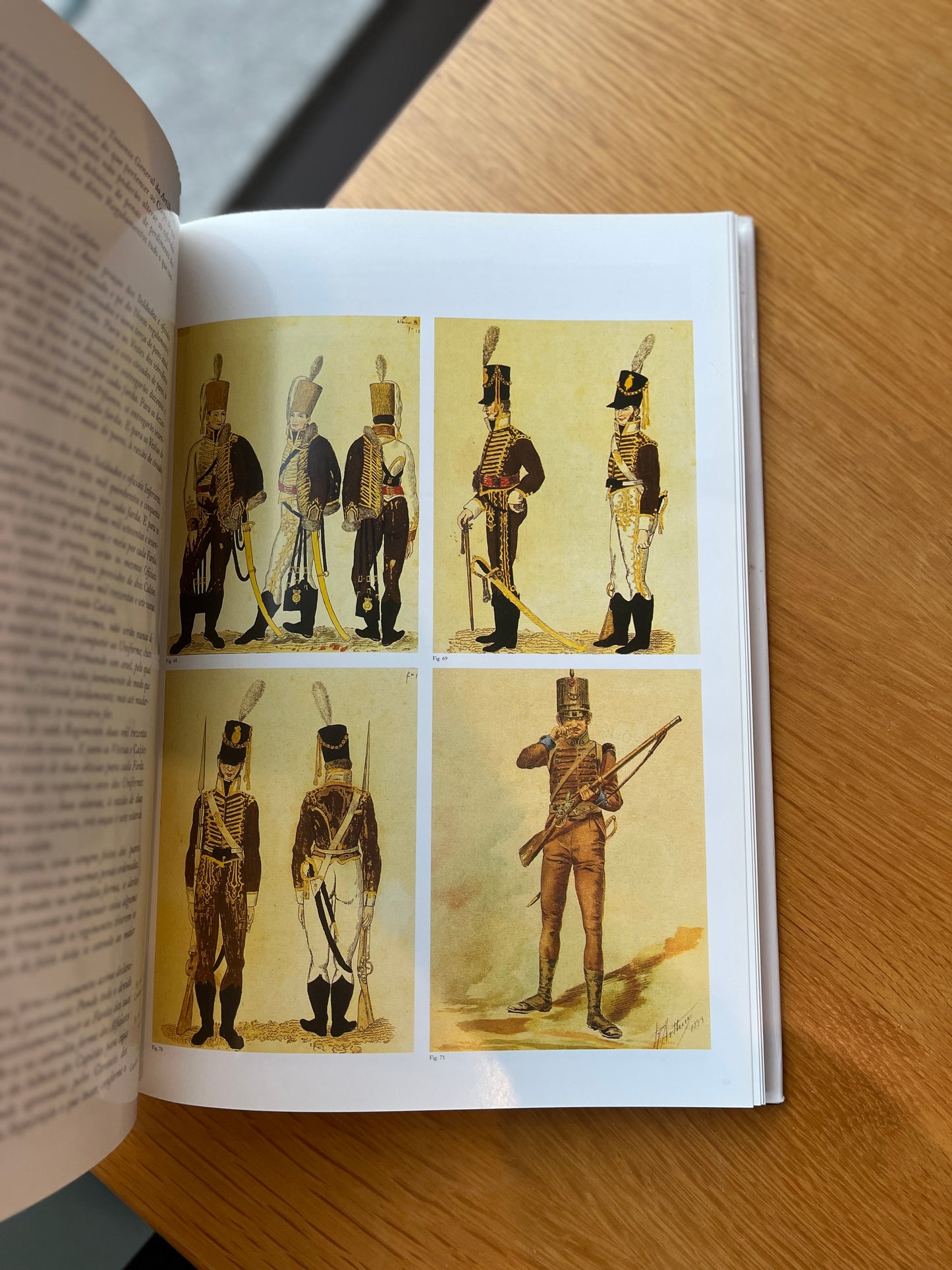 300 ANOS DE UNIFORMES MILITARES DO EXÉRCITO DE PORTUGAL 1660-1960
