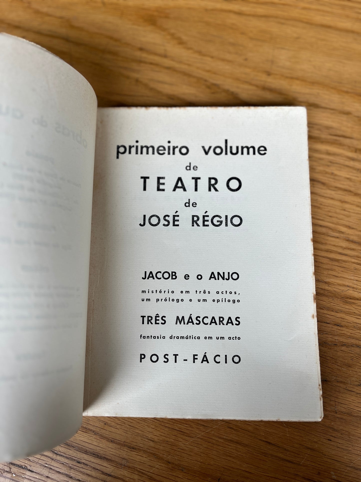 PRIMEIRO VOLUME DE TEATRO