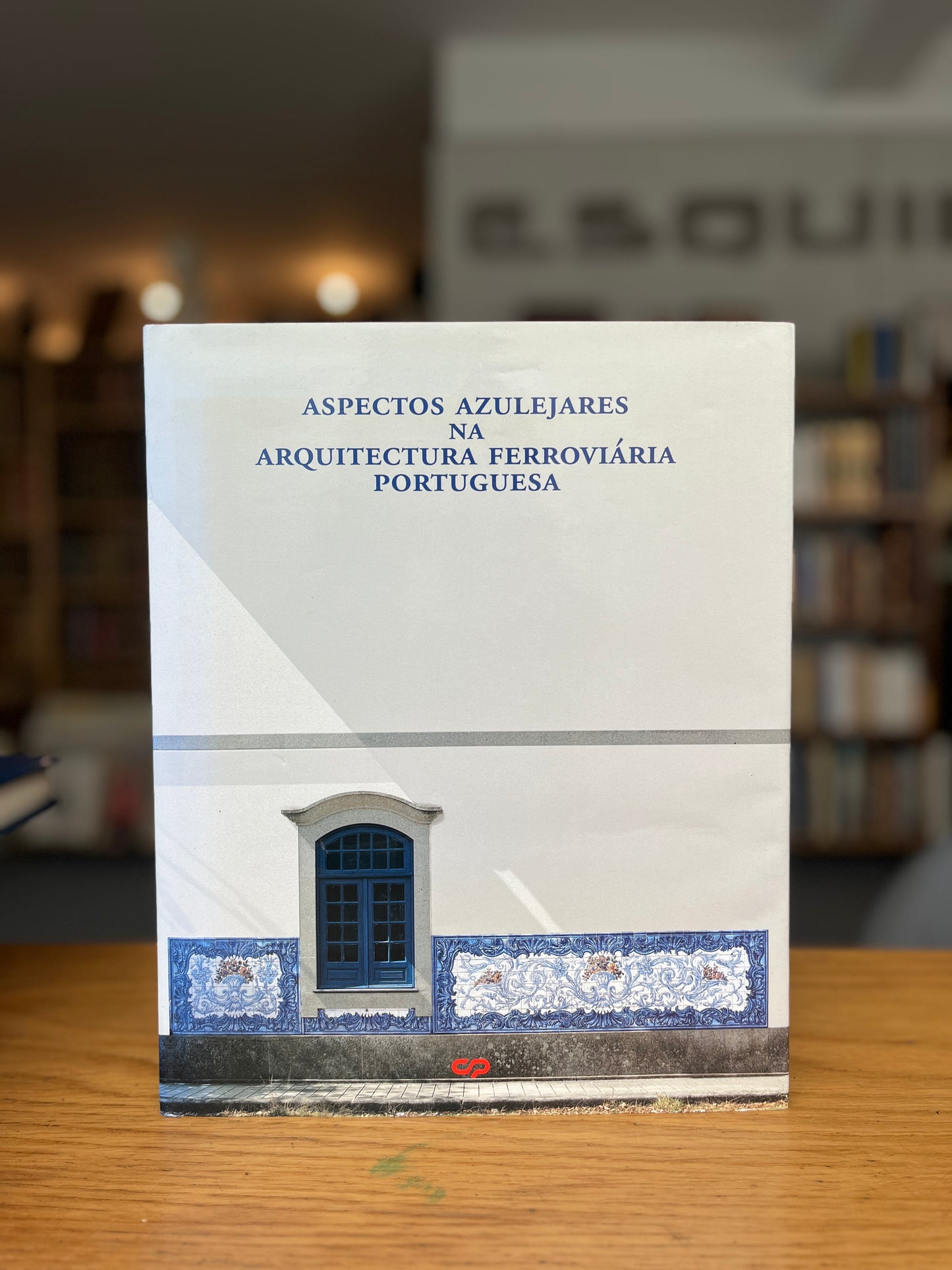 ASPECTOS AZULEJARES NA ARQUITECTURA FERROVIÁRIA PORTUGUESA